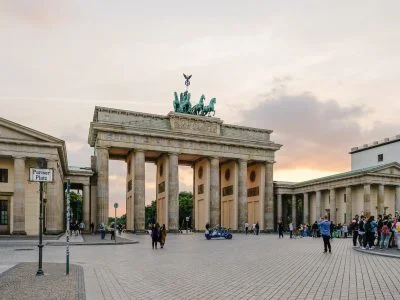 Was gibt es in Berlin an einem Sonntag zu tun? Sind die Geschäfte geöffnet?